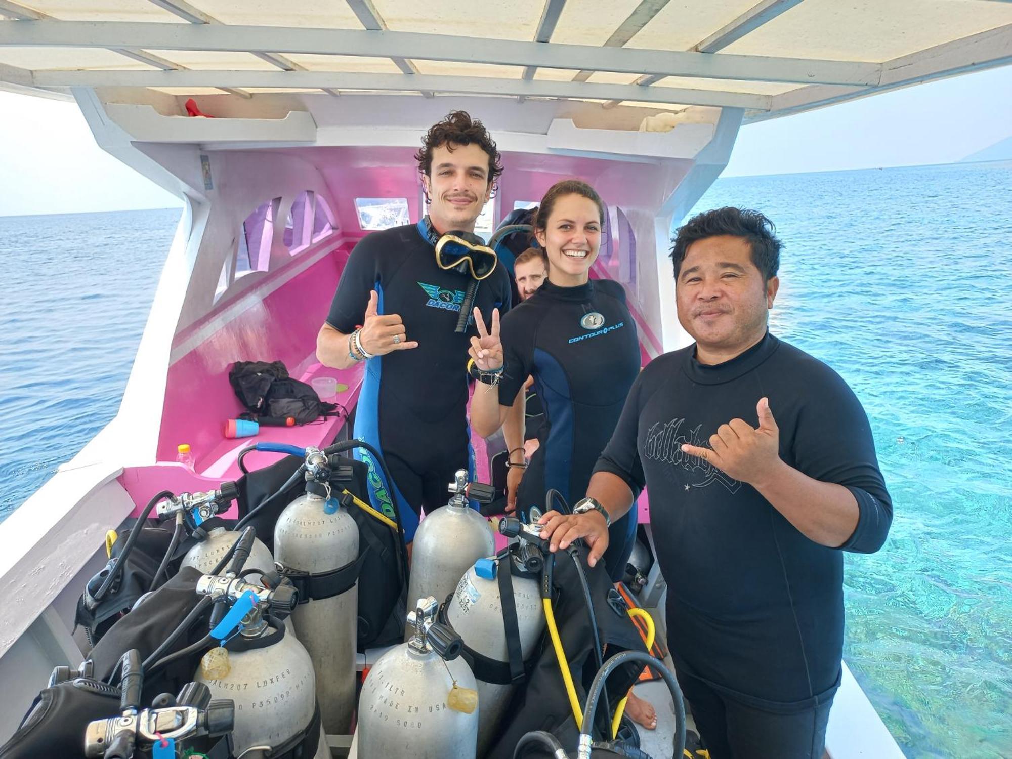 4 Sisters Divers *