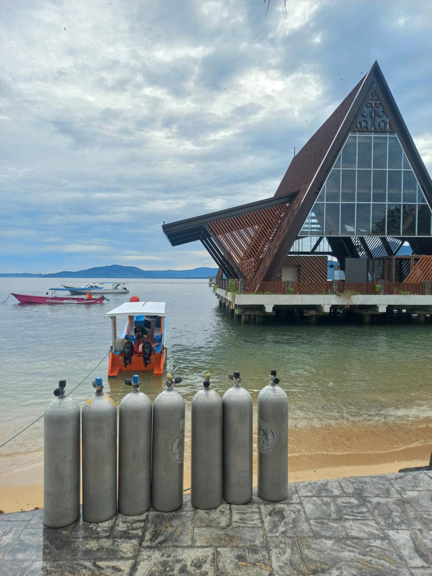 4 Sisters Divers